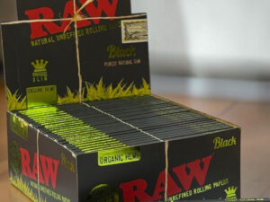 RAW Black Organic Hemp King Size Papers